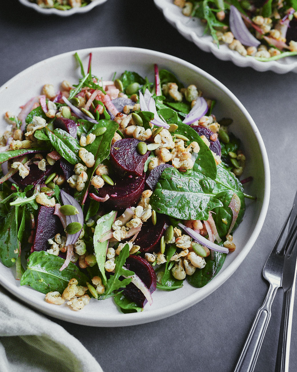 Sałatka z buraków i fasoli: zmniejszenie zawartości antynutrientów i skrobi opornej